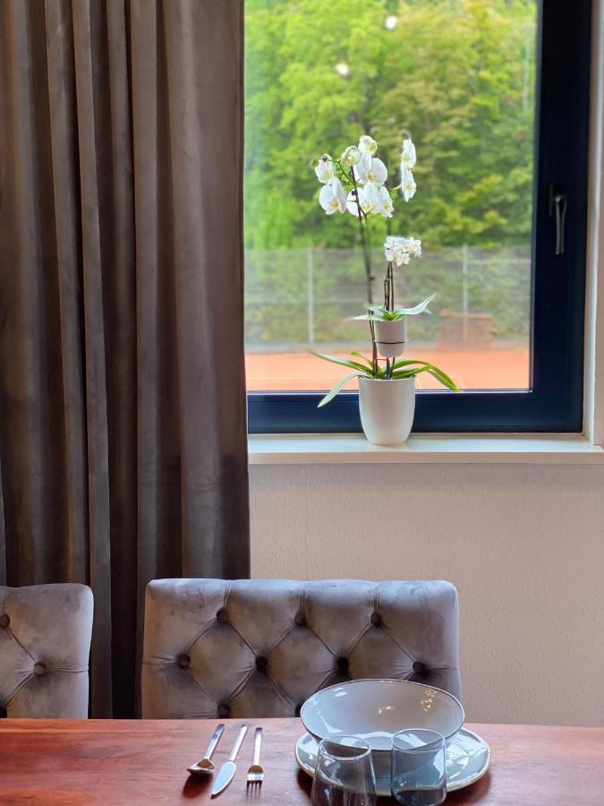 Ferienwohnungen Park Cafe Am Kurpark Bernkastel-Kues Exteriör bild