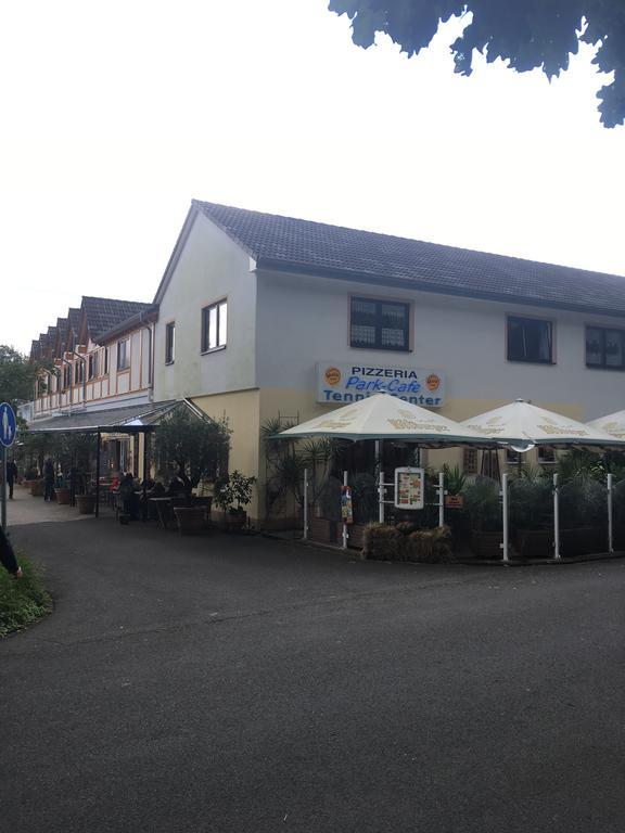 Ferienwohnungen Park Cafe Am Kurpark Bernkastel-Kues Exteriör bild